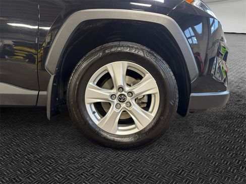 Used 2020 Toyota RAV4 XLE image 11