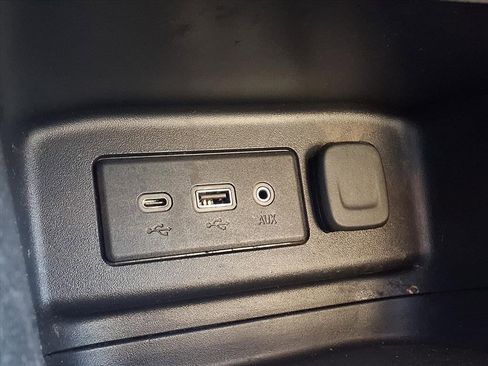 Used 2020 Chevrolet Equinox LT image 18