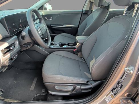 Used 2025 Kia K4 FWD image 10