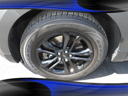Used 2020 Ford Edge SEL w/ Convenience Package AWD/4WD image 11