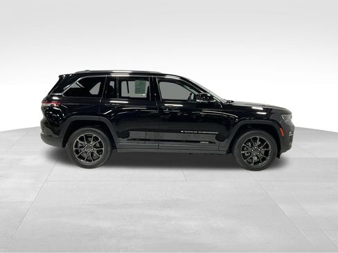 Used 2022 Jeep Grand Cherokee Limited 4xe w/ Luxury Tech Group II AWD/4WD image 4
