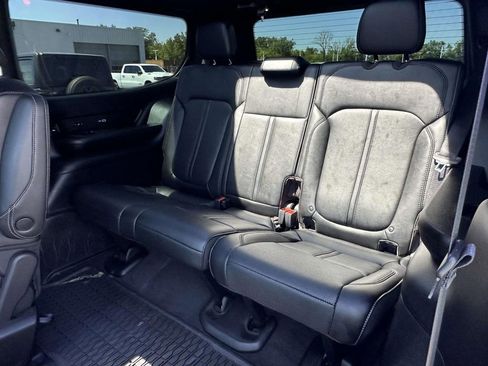 Used 2024 Jeep Wagoneer Series II AWD/4WD image 11