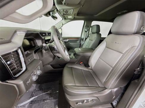 New 2026 GMC Sierra 3500 Denali w/ Denali Reserve Package image 17
