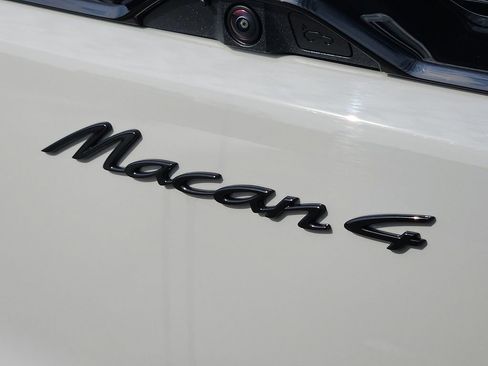 New 2026 Porsche Macan 4 Electric image 24