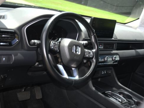 Certified 2025 Honda Pilot EX-L image 8