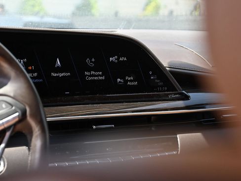 Used 2021 Cadillac Escalade ESV Sport AWD/4WD image 9