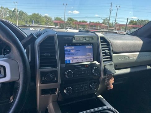 Used 2019 Ford F250 Lariat w/ Lariat Ultimate Package AWD/4WD image 17