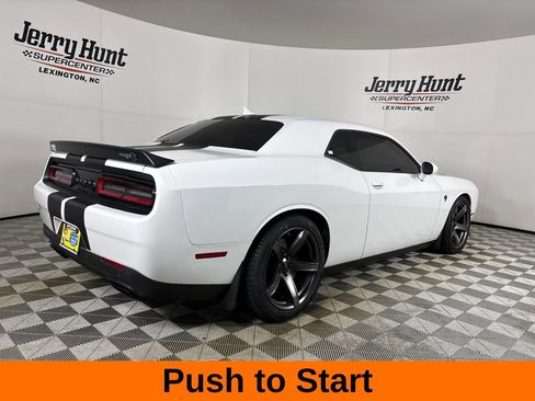 Used 2018 Dodge Challenger SRT Hellcat RWD image 6