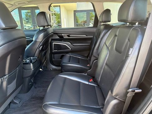 Certified 2024 Kia Telluride S w/ S Sunroof Package AWD/4WD image 18