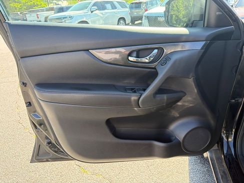 Used 2016 Nissan Rogue SL w/ SL Premium Package FWD image 10