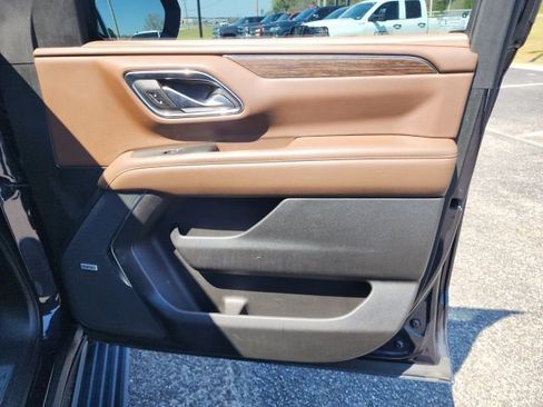 Used 2022 Chevrolet Tahoe High Country image 38