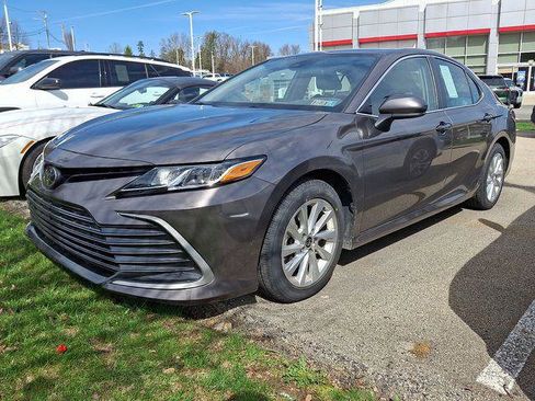 Certified 2023 Toyota Camry LE image 3