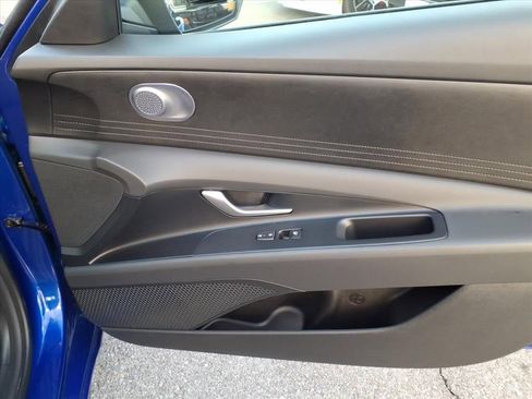 Used 2026 Hyundai Elantra SE FWD image 30