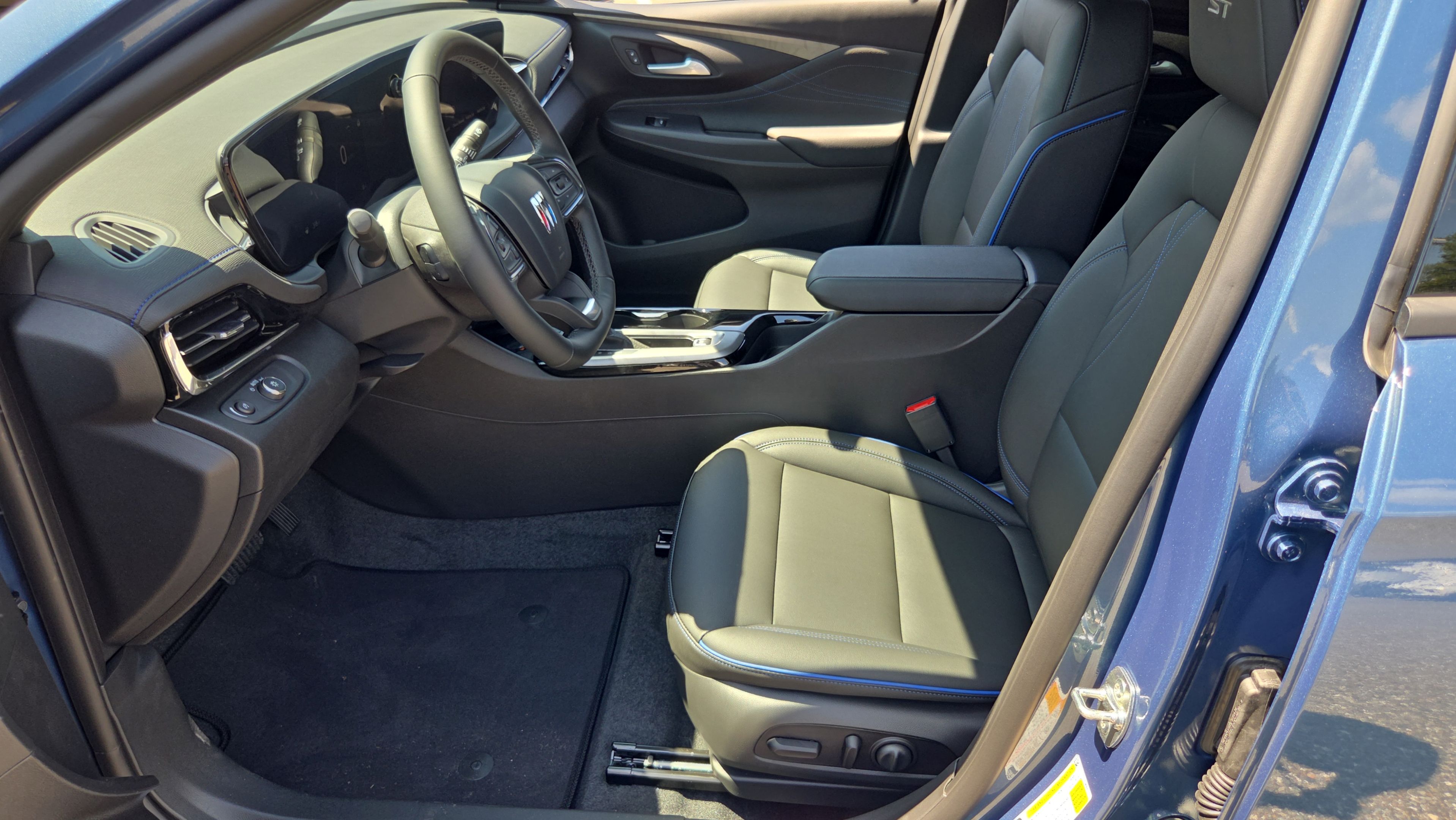 New 2026 Buick Envista Sport Touring w/ Convenience I Package FWD image 9