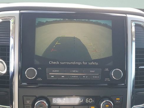 Used 2021 Nissan Titan SV w/ SV Convenience Package image 17