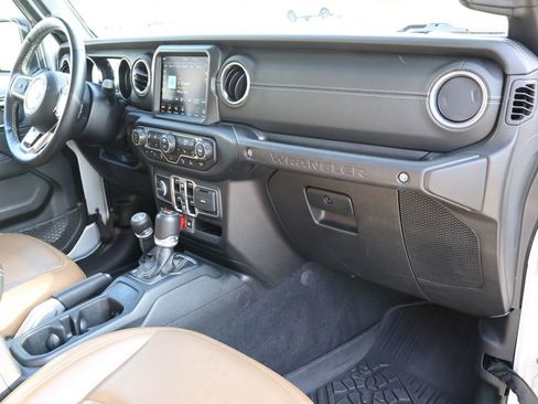 Used 2022 Jeep Wrangler Unlimited Rubicon 4xe w/ Cold Weather Group image 10