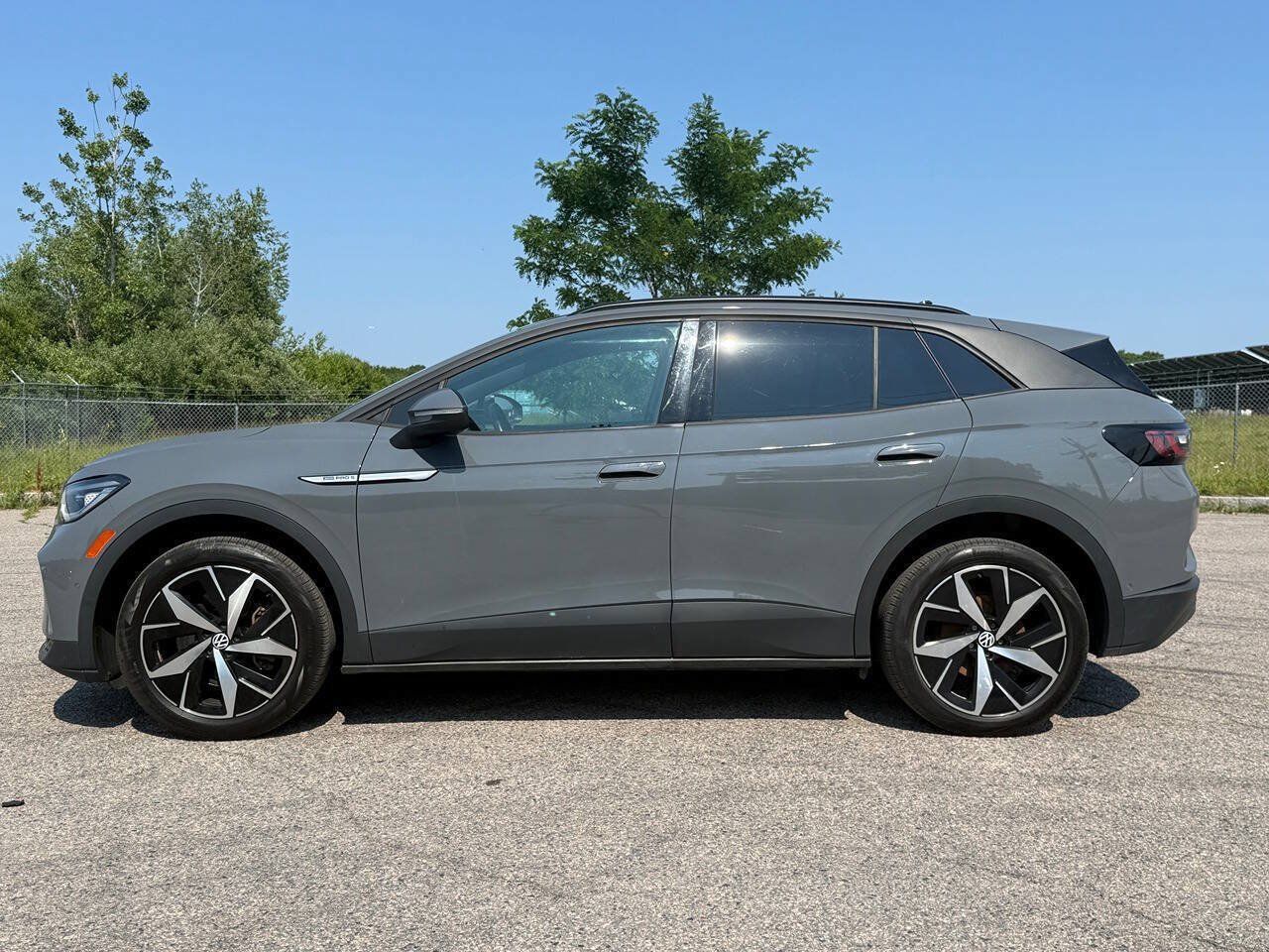 Used 2023 Volkswagen ID.4 Pro S AWD/4WD image 2