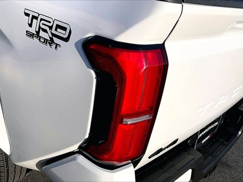 Used 2025 Toyota Tacoma TRD Sport image 27