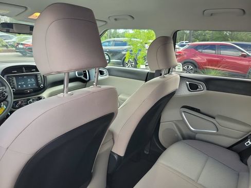 Used 2020 Kia Soul LX FWD image 12