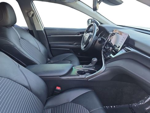 Used 2022 Toyota Camry SE image 15
