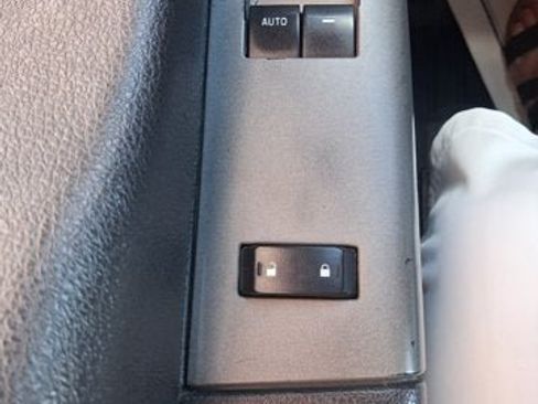 Used 2012 Ford F350 Lariat w/ Lariat Interior Pkg AWD/4WD image 14