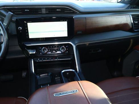 Used 2024 GMC Sierra 3500 Denali Ultimate image 11