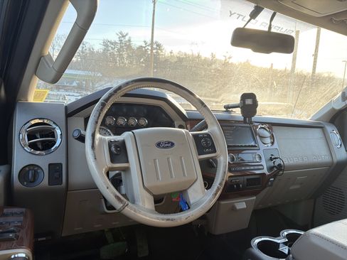Used 2010 Ford F250 Cabela's image 15
