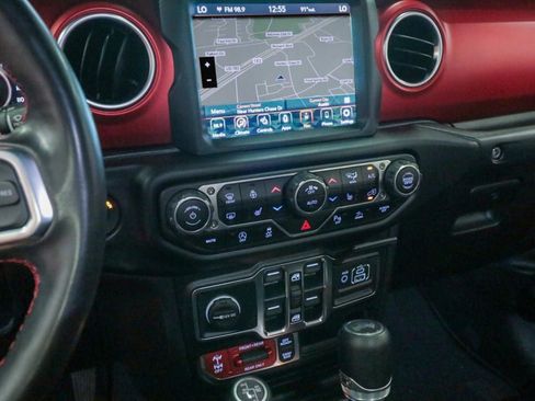Used 2022 Jeep Wrangler Unlimited Rubicon w/ LED Lighting Group AWD/4WD image 16