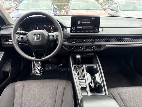 Used 2025 Honda Accord SE image 14