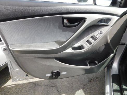 Used 2013 Hyundai Elantra GLS w/ Preferred Pkg image 11