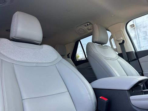 New 2025 Ford Explorer Active w/ Active Comfort Package image 15