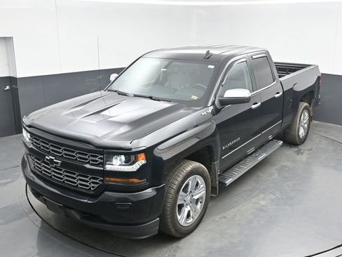 Used 2017 Chevrolet Silverado 1500 Custom w/ Custom Convenience Package AWD/4WD image 30