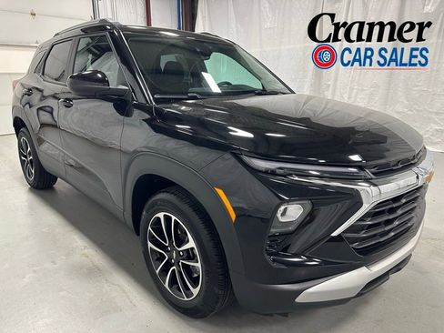 Used 2024 Chevrolet TrailBlazer LT w/ Convenience Package AWD/4WD image 1