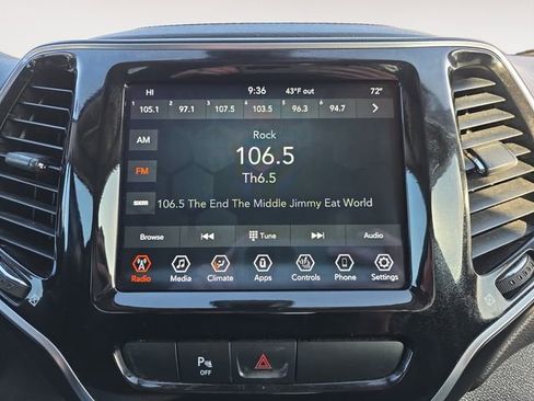 Used 2020 Jeep Cherokee Limited image 26