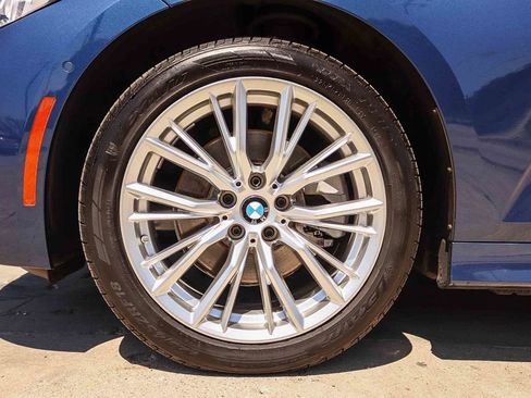 Used 2023 BMW 330i Sedan w/ Parking Assistance Package RWD image 13