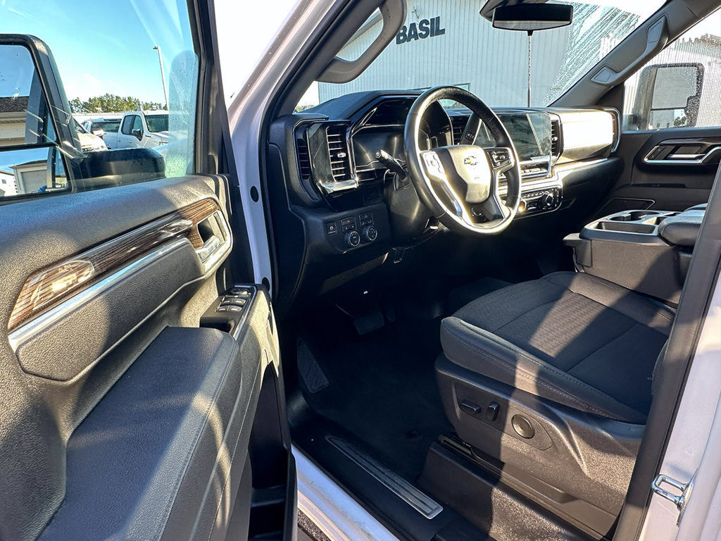 Used 2025 Chevrolet Silverado 2500 LT w/ Convenience Package AWD/4WD image 21