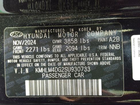 Used 2025 Hyundai Elantra Sport FWD image 33