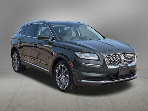 Used 2022 Lincoln Nautilus Reserve w/ Cargo Utility Package AWD/4WD image 8