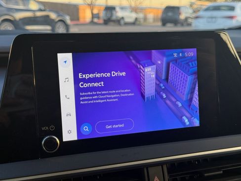 Used 2025 Toyota Prius LE image 21