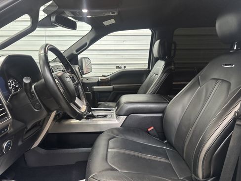 Used 2017 Ford F150 Platinum w/ Equipment Group 701A Luxury image 12