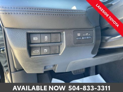 Used 2021 Toyota Avalon XLE w/ Moonroof Package image 28