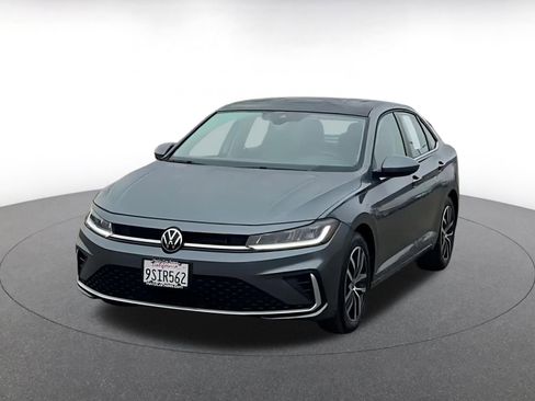 Used 2025 Volkswagen Jetta SE image 7