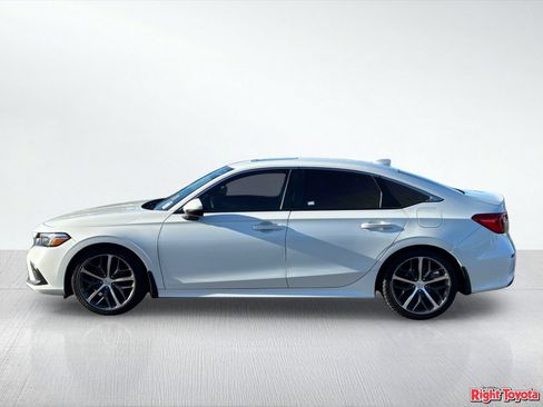 Used 2024 Honda Civic Touring image 3