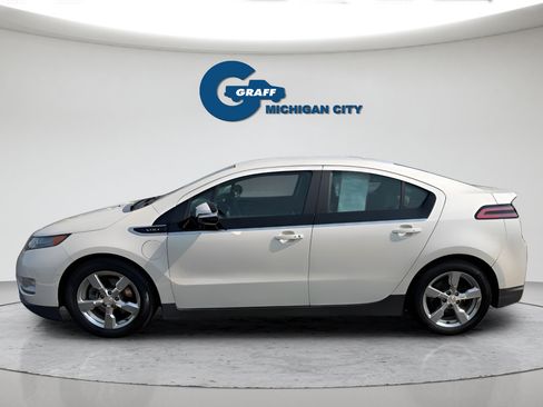 Used 2013 Chevrolet Volt Premium w/ Premium Trim Package FWD image 2