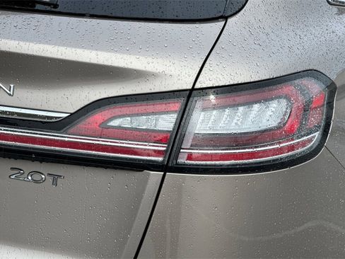 Used 2019 Lincoln Nautilus Select image 26