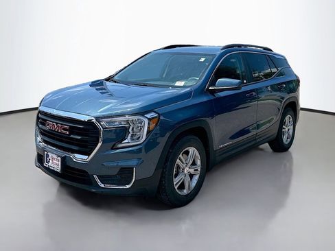 Used 2024 GMC Terrain SLE w/ Driver Convenience Package FWD image 3