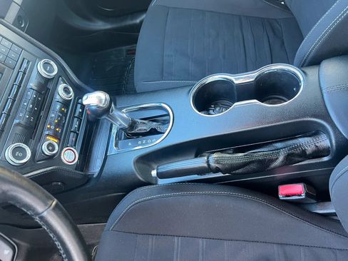 Used 2017 Ford Mustang Coupe RWD image 15