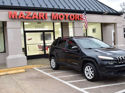 Used 2016 Jeep Cherokee Sport image 9