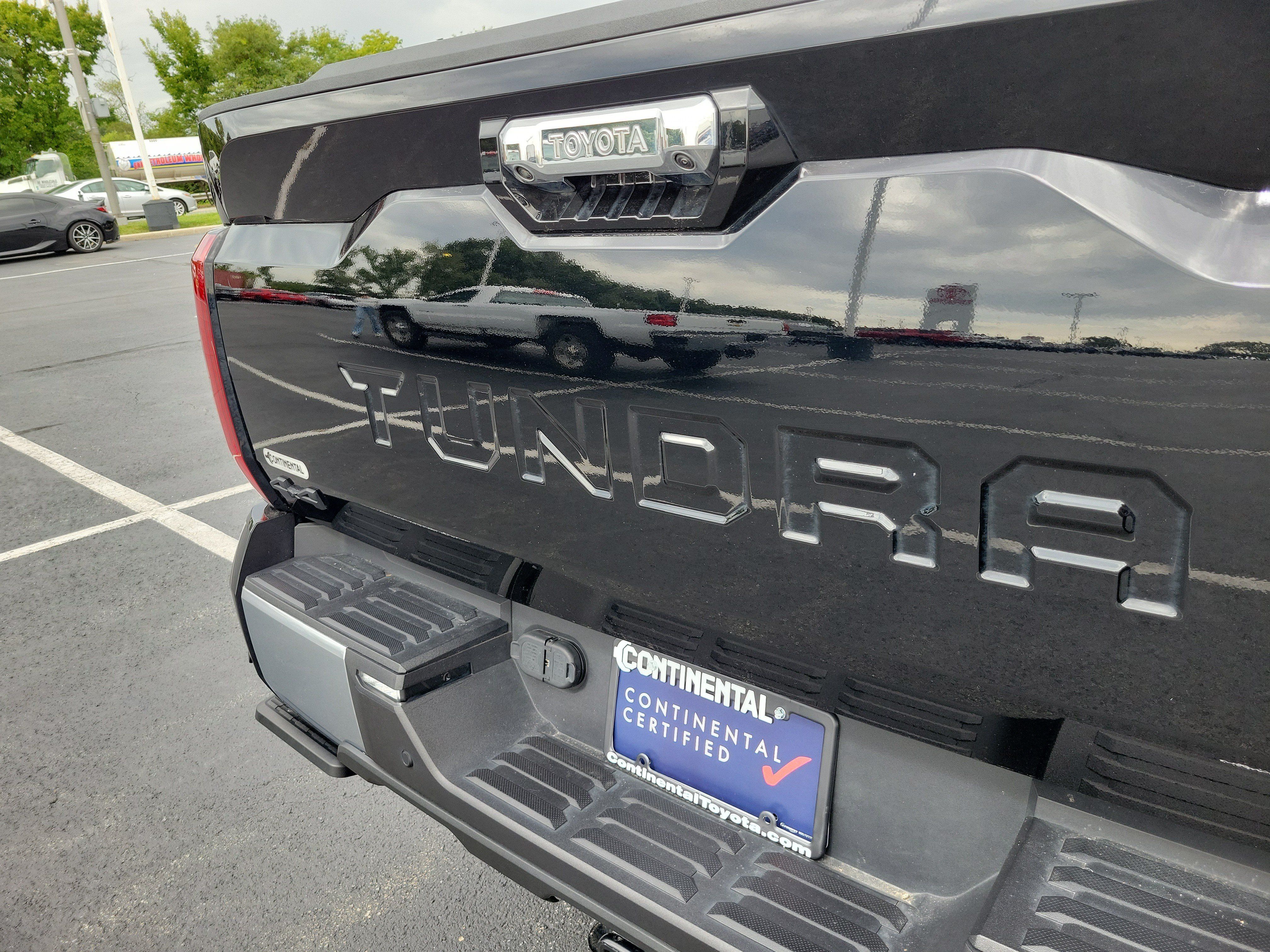 Used 2025 Toyota Tundra Limited AWD/4WD image 8