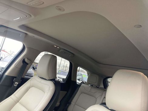 New 2026 Lincoln Corsair Premiere image 22